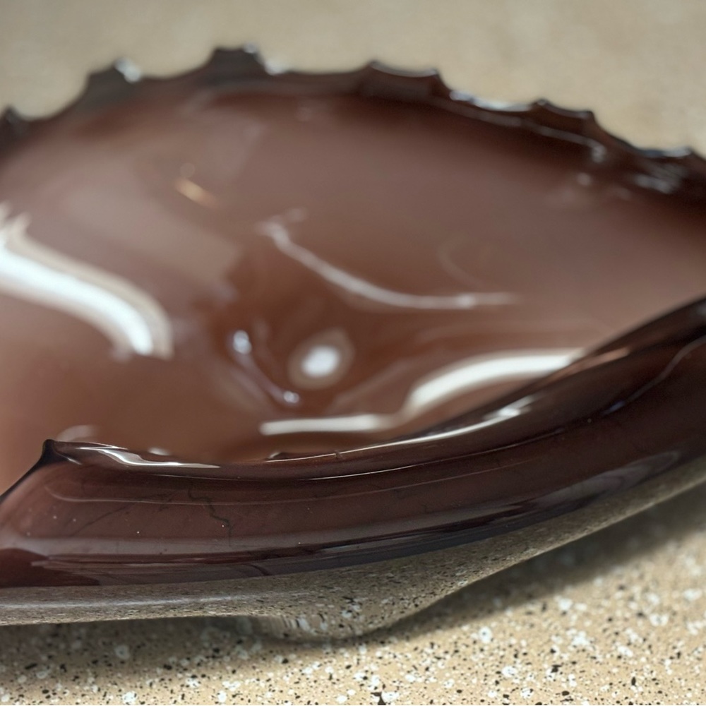 Vintage Jozefina Krosno shell centerpiece bowl